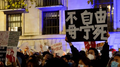 上海白纸抗议现场。